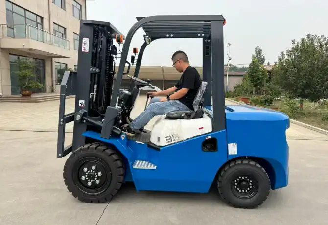 forklift for warehouse1